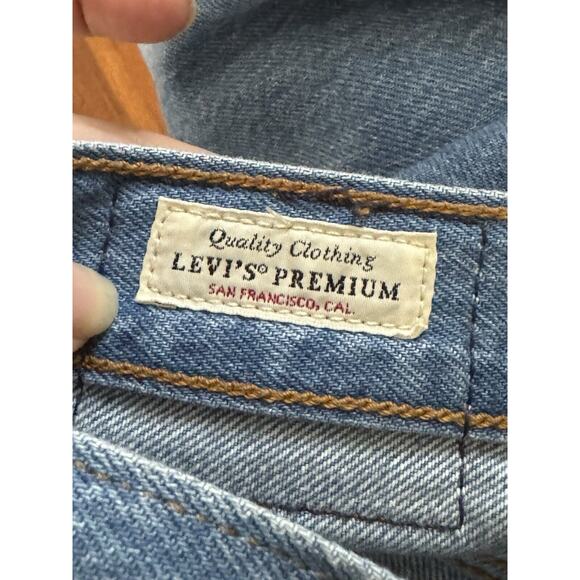 Levi’s PREMIUM Wedgie Straight Jeans Size 29 Button Fly Blue Distressed Raw Hem - Picture 5 of 14